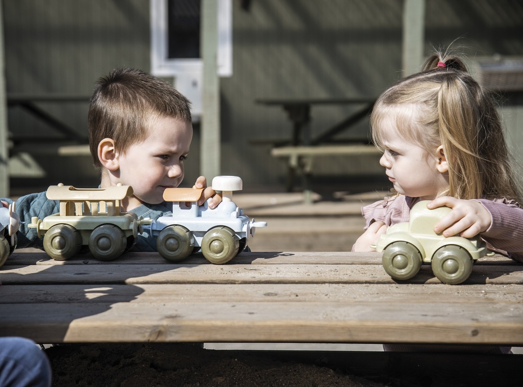 BIO SAND SET W/VEHICLES 62PCS