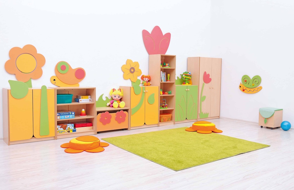 CUPBOARD WITH FLOWER