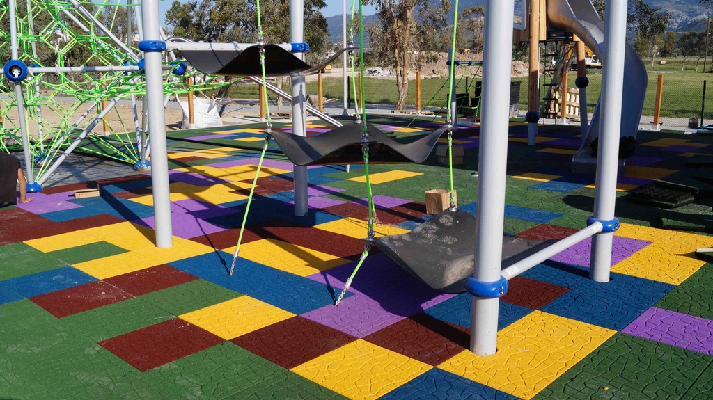 SAFETY MAT HALF 50X25X3CM GREEN